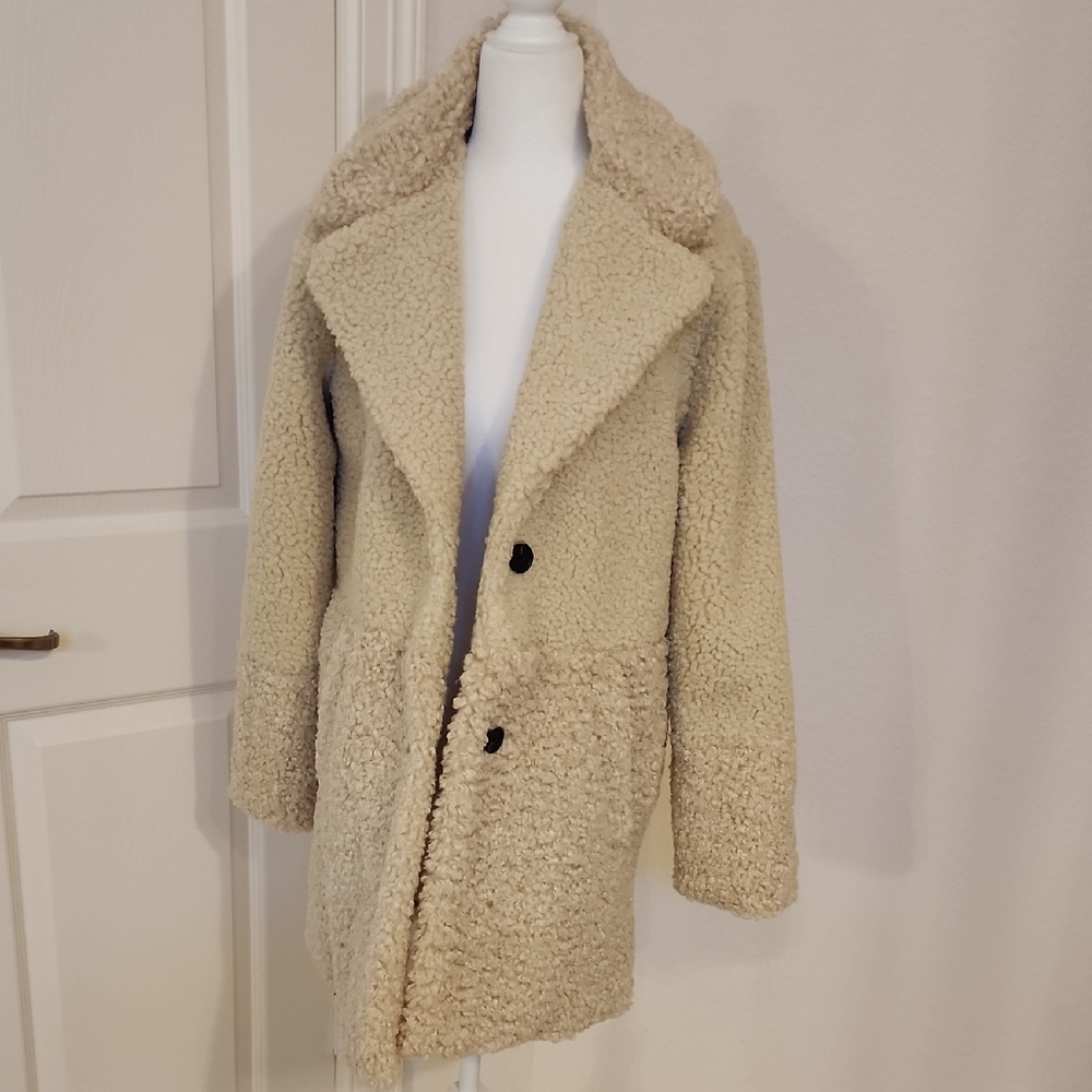 Abercrombie & Fitch Cream Sherpa Coat